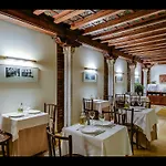 Hotel Murillo 2*
